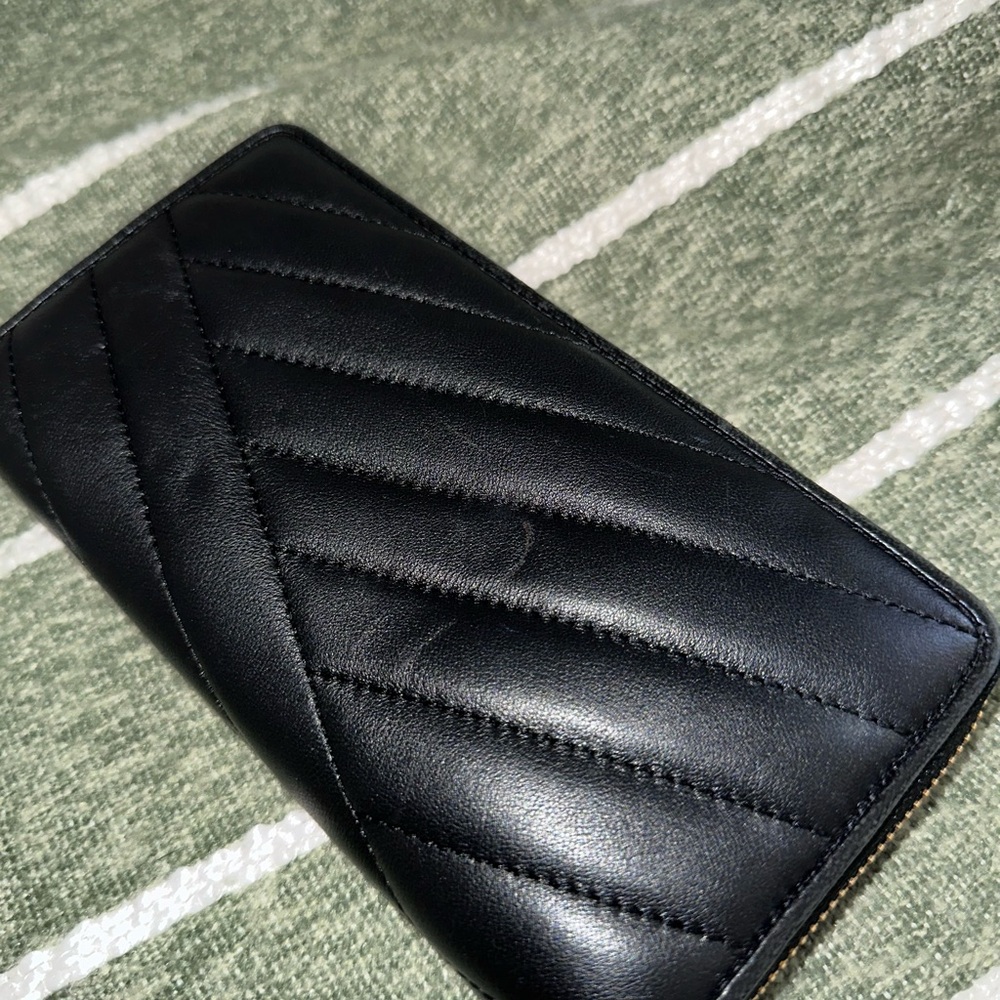 Tory Burch Black Quilted Leather Wallet - Picture 3 of 7